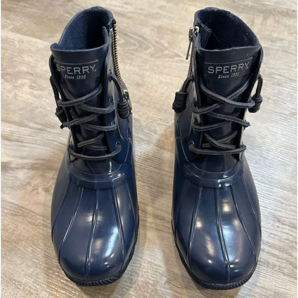 Woman’s navy Sperry water boots size 7